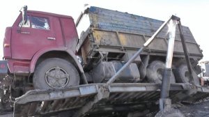 ГРУЗОВИКИ КАМАЗЫ на полях сахарного завода.Сбор сахарной свеклы