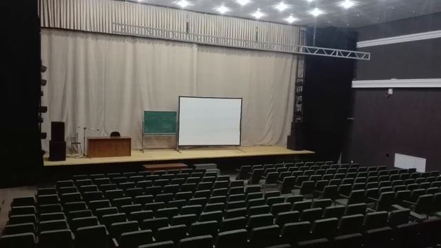 Актеры, режиссеры, художники, костюмеры строили театр смотреть онлайн