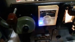 Пиратское радио на пиратском радиоприемнике...Pirate radio station.