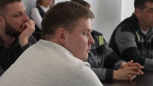 На заводе "АТОМ Цемент" прошла встреча трудового коллектива с замминистра строительства региона