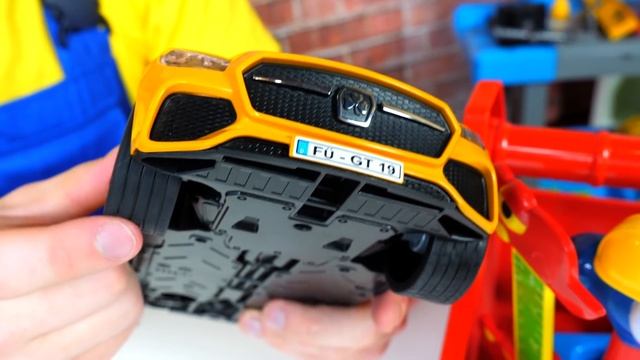 Машинка мерседес сломалась - Автомастерская Саши. Крутые видео для мальчиков про машинки