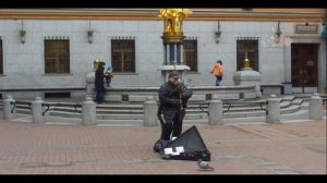 Волынщик на Арбате играет Мурку