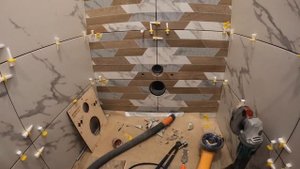 Укладка ПЛИТКИ. Запил под 45 градусов. Подготовка к монтажу НЕСТАНДАРТНОЙ  ВАННЫ 190*90.