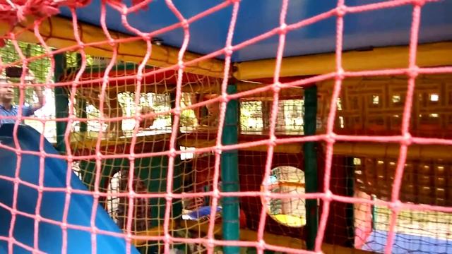 Кристина в парке (манеж "непоседа") смотреть онлайн