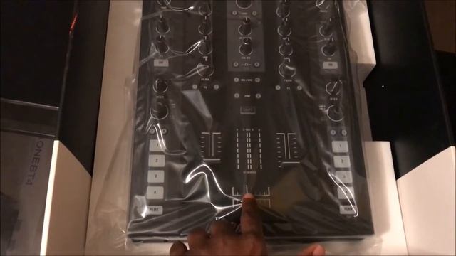 Traktor Kontrol Z2 unboxing смотреть онлайн