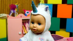 В гостях у Беби Бон. К Беби Аннабель пришли гости пупсики. Видео для детей Как мама