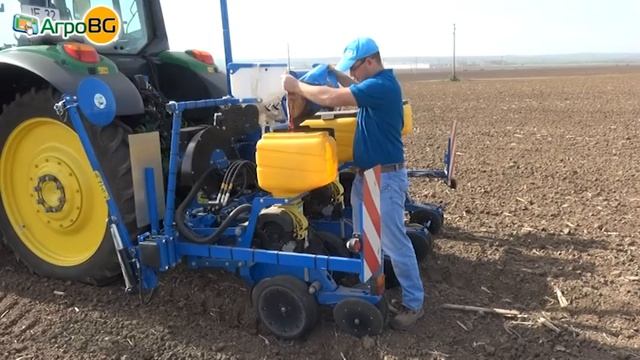 Жътва на царевични хибриди на опитно поле на Учебен център за иновативни практики край Русе