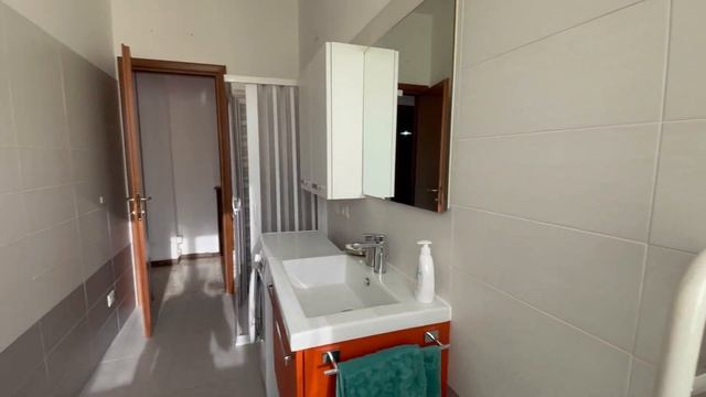 TREZZO SULL' ADDA: TRILOCALE CON BALCONE, CANTINA E POSTO AUTO PROMISCUO