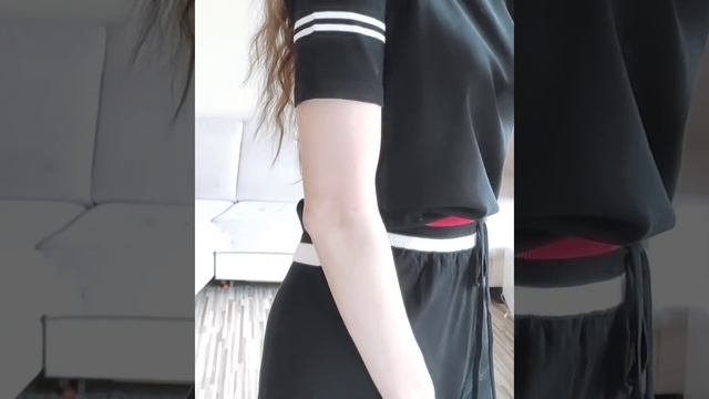 Костюм трикотажный с полосками!