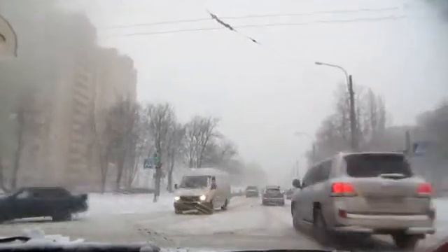 Разворот на малом перекрестке смотреть онлайн