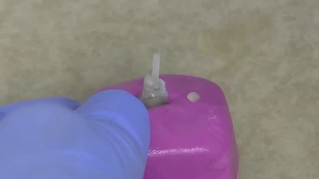 Cementing a Rely-X Fiber Post with Unicem Cement смотреть онлайн