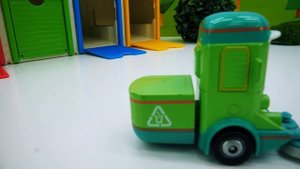 Машины-Помощники — Автобус, эвакуатор, мусоровоз и уборочная машина