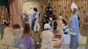 «Дед Мороз, розовые щёчки» хоровод 2 младшая возрастная группа