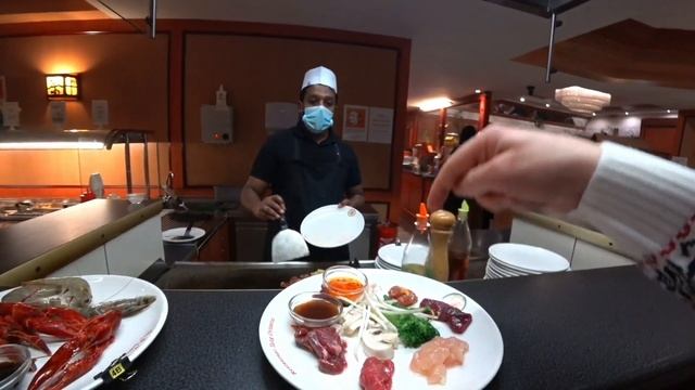 Рестораны в Германии полные людьми. После карантина как умом лишённые. Пробуем верблюжатину. Часть2