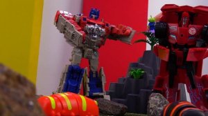 Автоботы и Десептиконы на чужой планете! Видео с роботами Трансформерами.