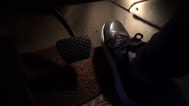 Revving BMW 525Li with Nike Air max 90 Ultra 2.0 LTR смотреть онлайн