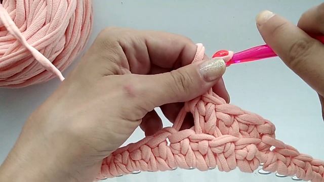 Большая корзинка из трикотажной пряжи