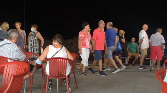 Чему учишься у пенсионеров в Испании смотреть онлайн