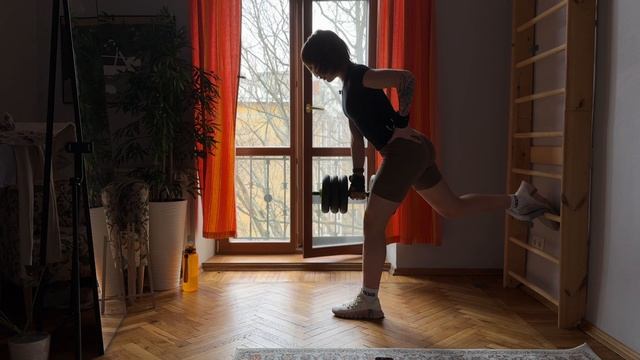 Тренировка на ягодицы дома
