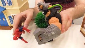 Супергерои: Джокер похитил костюм Железного Человека.