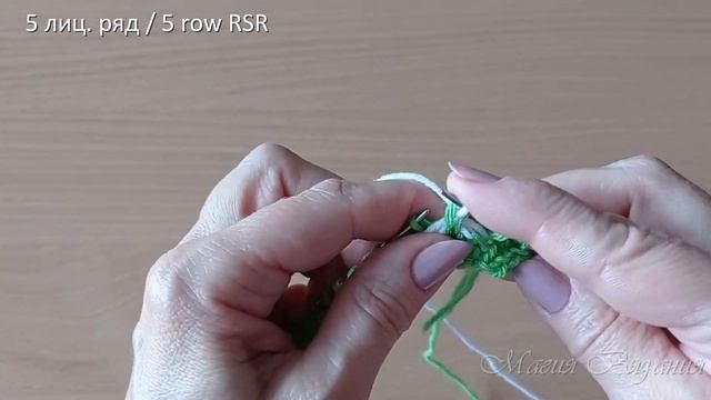 Забавные птички.  Двухцветный узор спицами