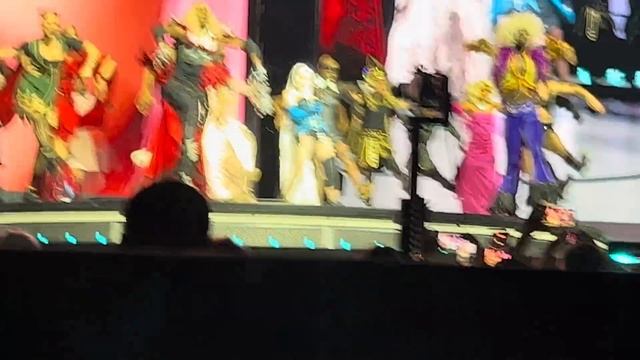 Madonna FULL ENDING - SHOW 3 - CELEBRATION TOUR LIVE *4K* VIEW FROM PIT 2 @ The O2, London 17/10/23 смотреть онлайн