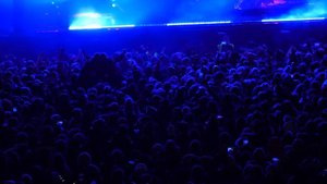 EDINBURGH HOGMANAY: Fireworks, street party, torchlight procession & loony dook for New Year!