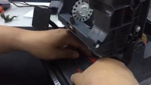 Как заправлять бумагу в принтер этикеток Honeywell PC42