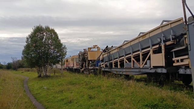 Железнодорожная техника на совхозном тупике станции Апатиты!!! 31.08.2023г.! смотреть онлайн