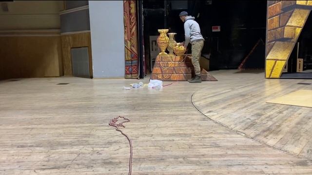 Строим декорации для спектакля Волшебная лампа Аладдина. Удмуртский национальный театр. смотреть онлайн