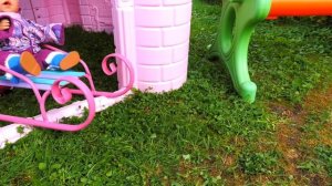 Приколы с БЕБИ БОН! Кукла хочет гулять! - Смешные видео куклы. Детские игры Как Мама с Baby Born