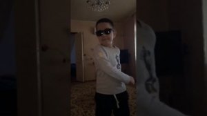 пародия «Валим валим валим на гелике»