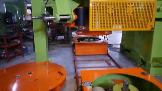 Волочильный стан для производства проволоки под высадку метизных изделий.