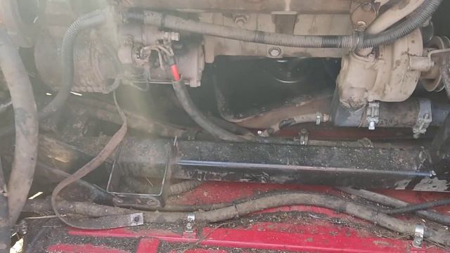 Не выдергивая двигателя с комбайна, сняли цилиндро-поршневую группу смотреть онлайн