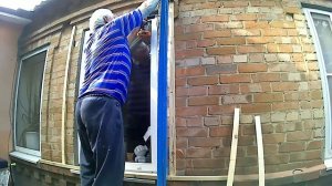 Простое решение: установка б.у. ставней.