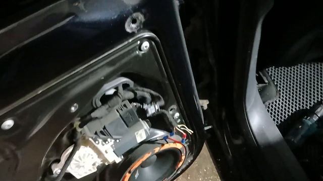 Замена штатных динамиков в Volkswagen passat b6 на Dl audio Gryphon pro 165 midbass смотреть онлайн