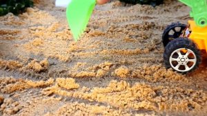 Чудо машинки Вспыш - Игры в песочнице - Ищем совочек