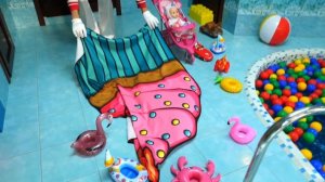 Детское видео с куклами - Водная горка для БЕБИ БОН! – Весёлые игры для детей  с Baby Born.