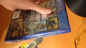 Распаковка Grand Theft Auto V (PS4)