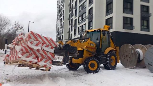 первый ученик на новый трактор Первый раз на тракторе смотреть онлайн