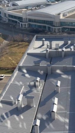 Интересная крыша. Первый раз такую вижу.