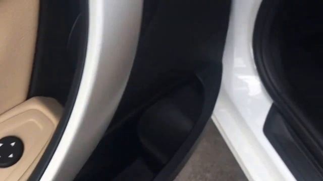 2017 BMW 320i смотреть онлайн