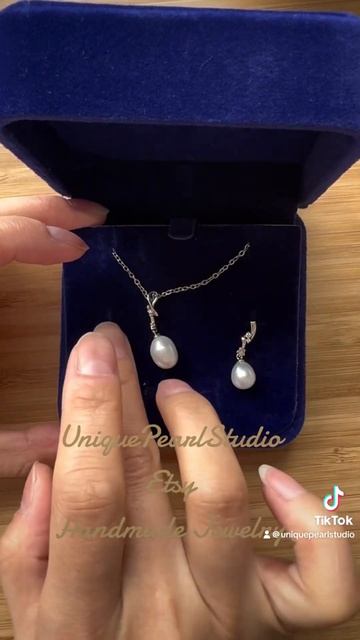 Packaging everyday handmade Jewelry #music #mothersday #gift #earrings #nacklace #pearl смотреть онлайн