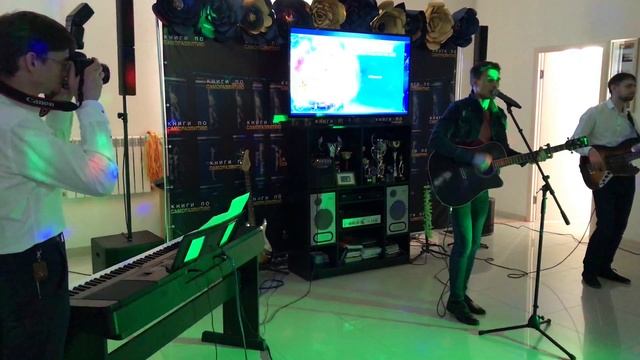 Андрей Макаров - Нас Миллионы (Полина Гагарина) смотреть онлайн