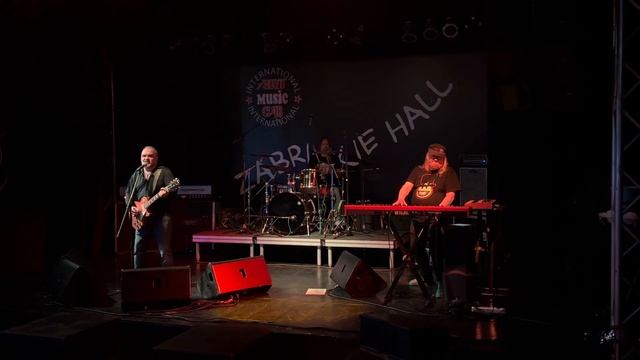 Чёрный кофе - Звуки космоса (Live • Владивосток • 16.11.2023) смотреть онлайн