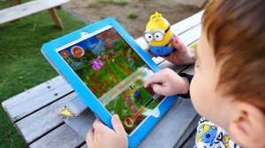 Играем в Киндер сюрприз с Машей Капуки Кануки