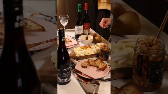 How to Make a Butter Board: Pear, Honey, Walnuts & Fried Sage смотреть онлайн