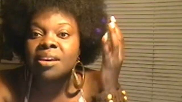 The Fro Queen tries to Use A Jamaican Accent and Fails Miserably  OilsFromJamaica