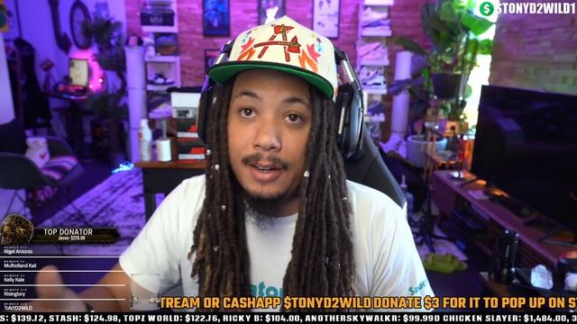 TEEN BEATEN AND ROBBED OF HIS SNEAKERS IN BODEGA ! WAS IT HIS SHOES OR DID THEY KNOW HIM ?!? смотреть онлайн