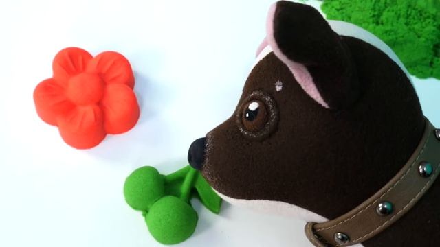 Игры для детей в песок! Собачка Шоколадка в шоу Как мама - Развивающие видео